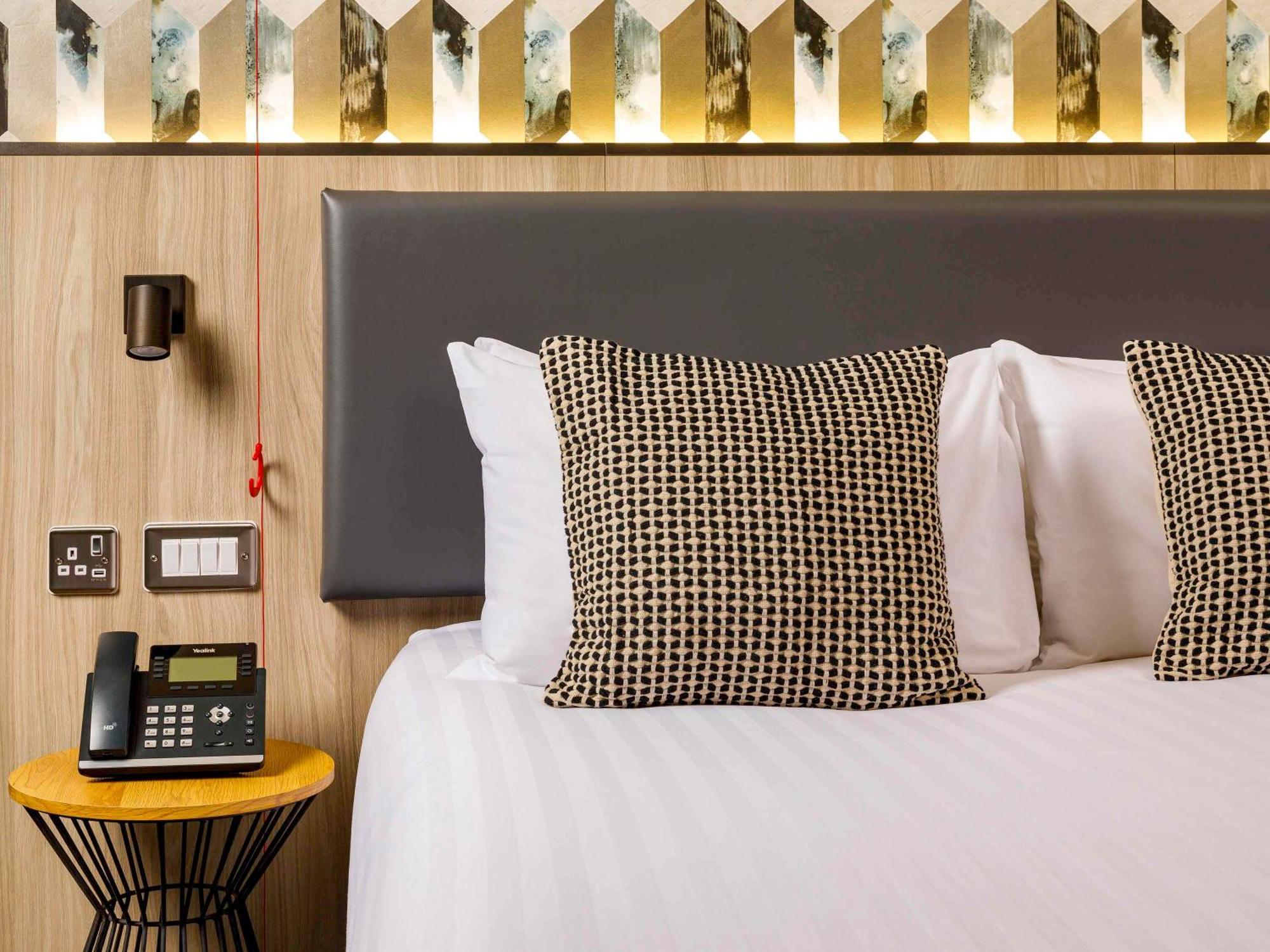 Mercure Newport Екстериор снимка