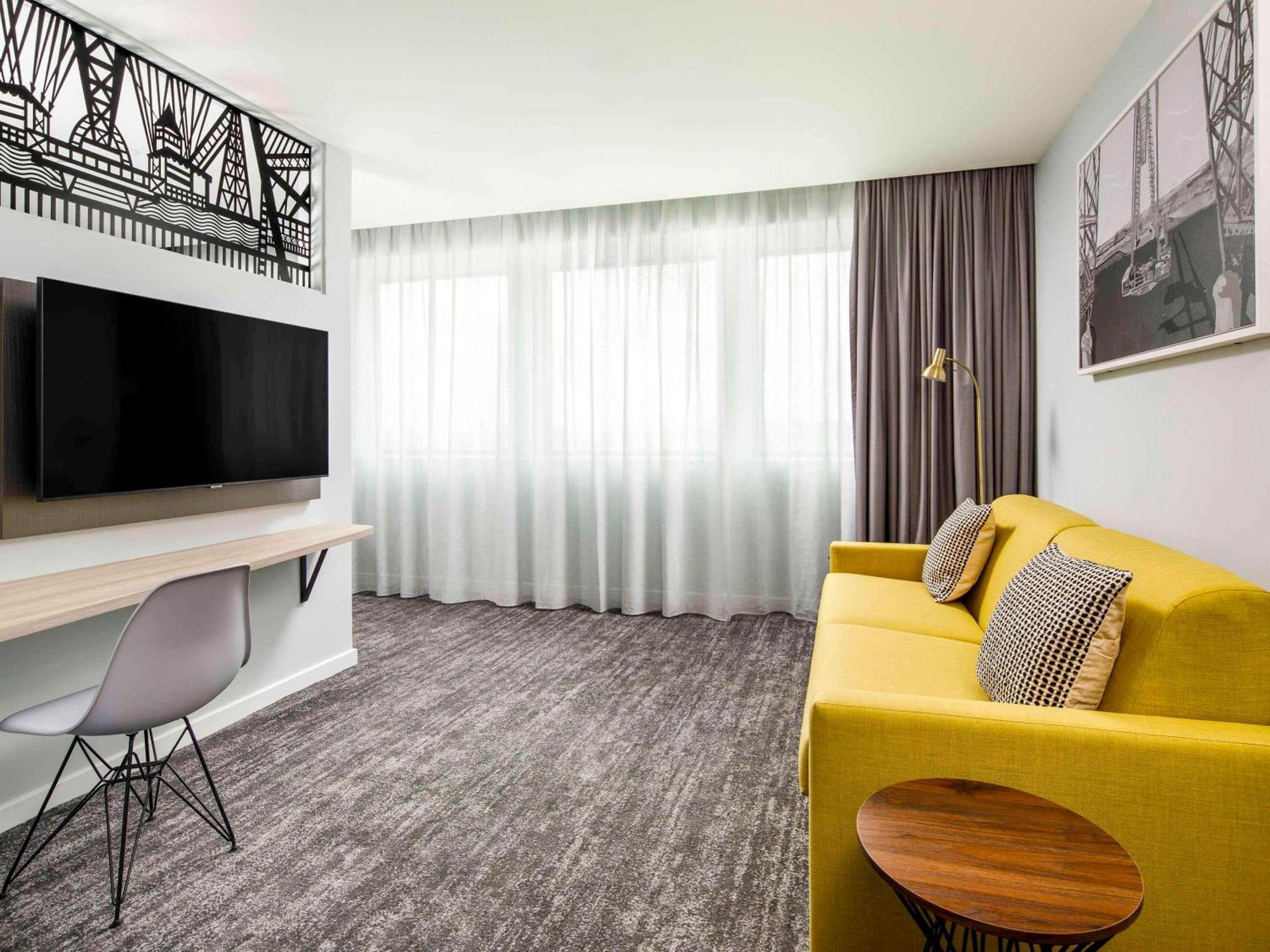Mercure Newport Екстериор снимка