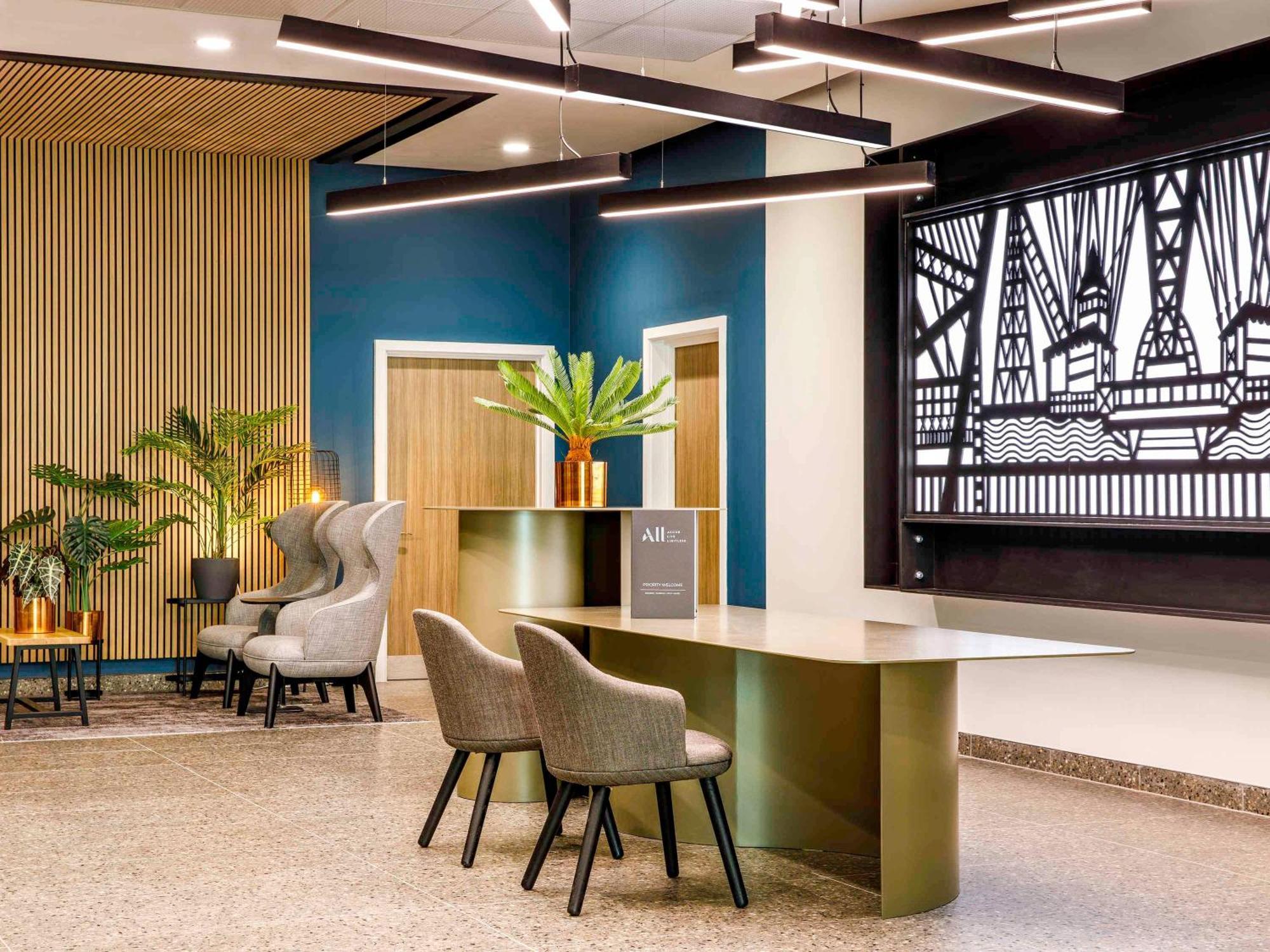 Mercure Newport Екстериор снимка